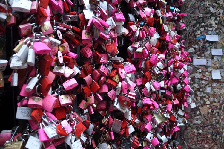Top 10 Love Lock Destinations in the World –